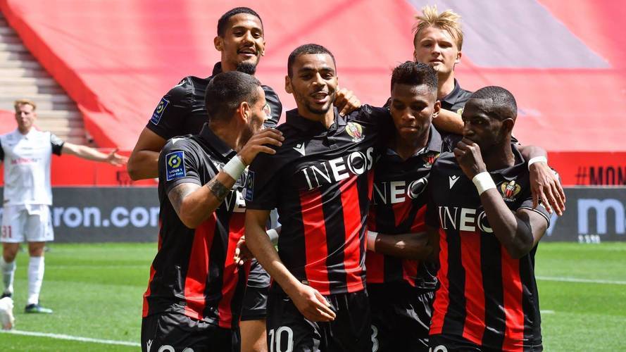 九游下载安装-武汉三镇对阵山东泰山