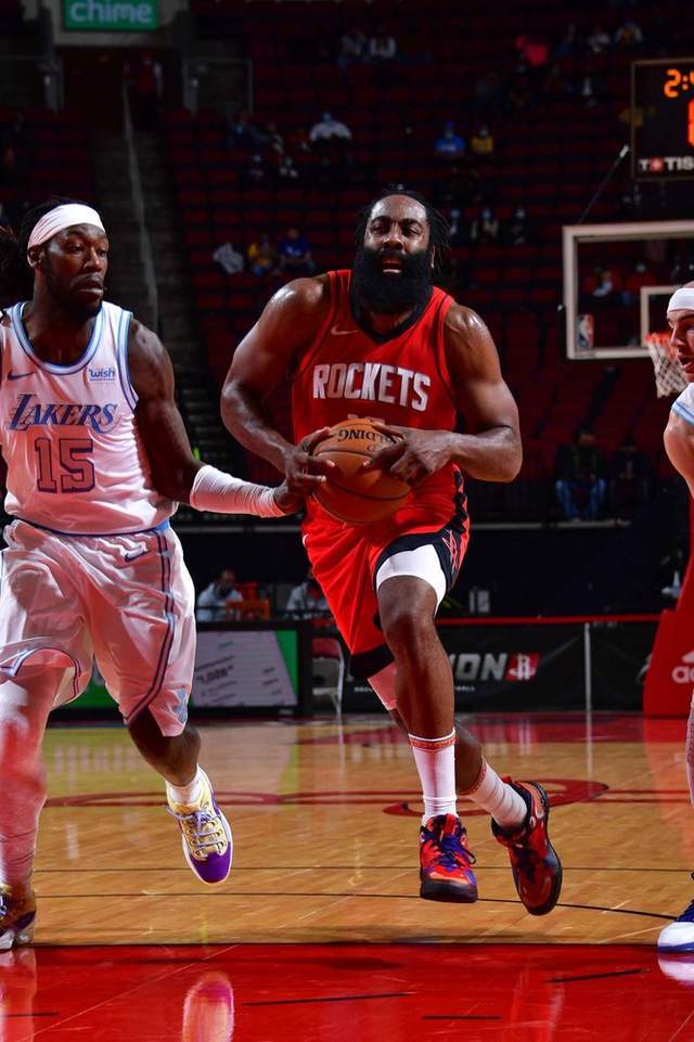 九游体育-独行侠淘汰快船欧文赛后采访视频完整