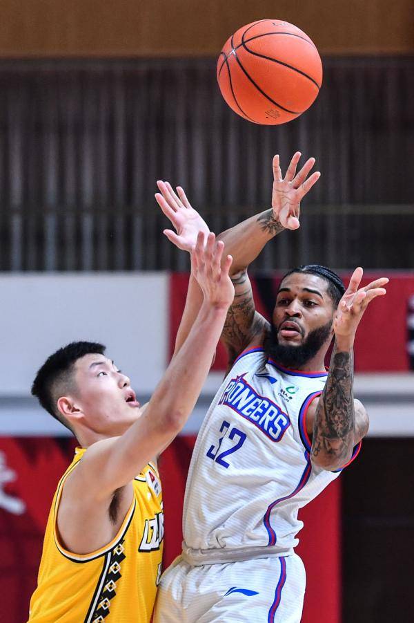 九游体育-字母哥利拉德缺席雄鹿生死战